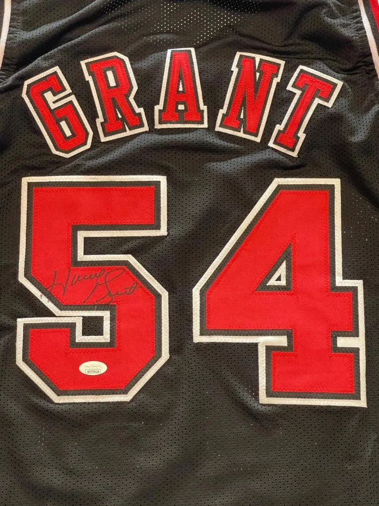 Horace Grant Signed Chicago Black Basketball Jersey (JSA)